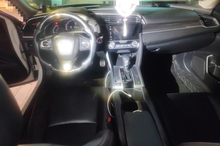 Used Honda Civic 2019 220TURBO CVT Dynamic Edition China VI Emission Standard Center Console