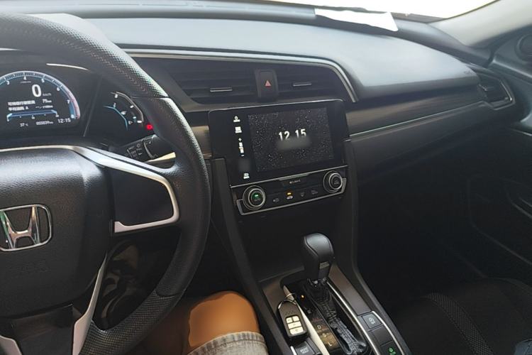 Used Honda Civic 2019 220TURBO CVT Dynamic Edition China VI Center Console