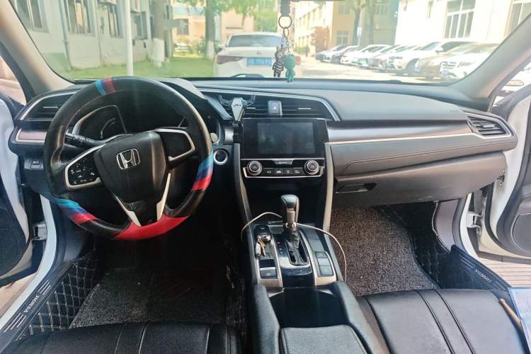 Used Honda Civic 2019 220TURBO CVT Dynamic Edition China VI Center Console