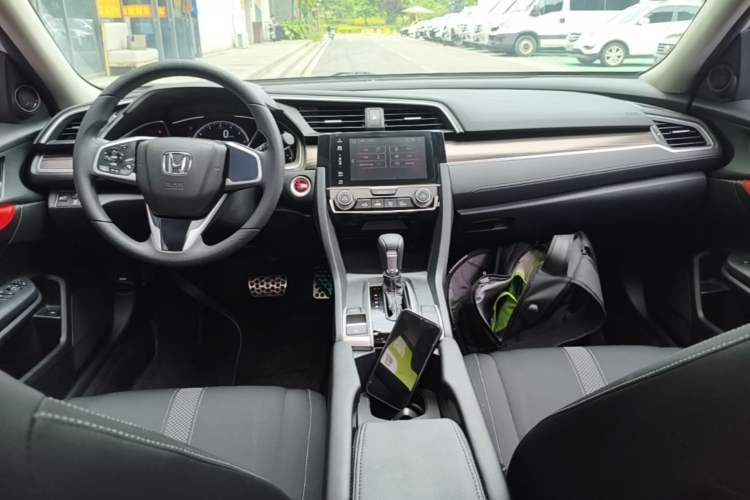 Used Honda Civic 2019 220TURBO CVT Dynamic Edition China VI Emission Standard Center Console