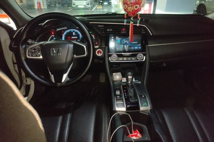 Used Honda Civic 2019 220TURBO CVT Dynamic Edition China VI Center Console
