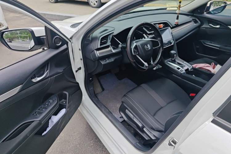 Used Honda Civic 2019 220TURBO CVT Dynamic Edition China VI Driver Seat