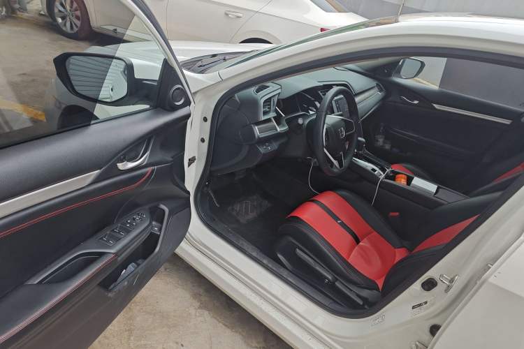 Used Honda Civic 2019 220TURBO CVT Dynamic Edition China VI Driver Seat
