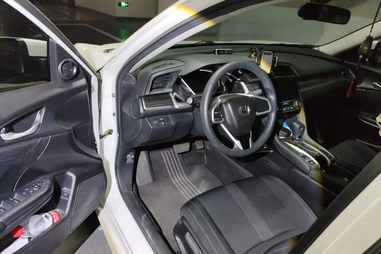 Used Honda Civic 2019 220TURBO CVT Dynamic Edition China V Driver Seat