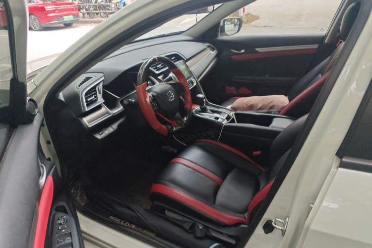 Used Honda Civic 2019 220TURBO CVT Dynamic Edition China VI Driver Seat