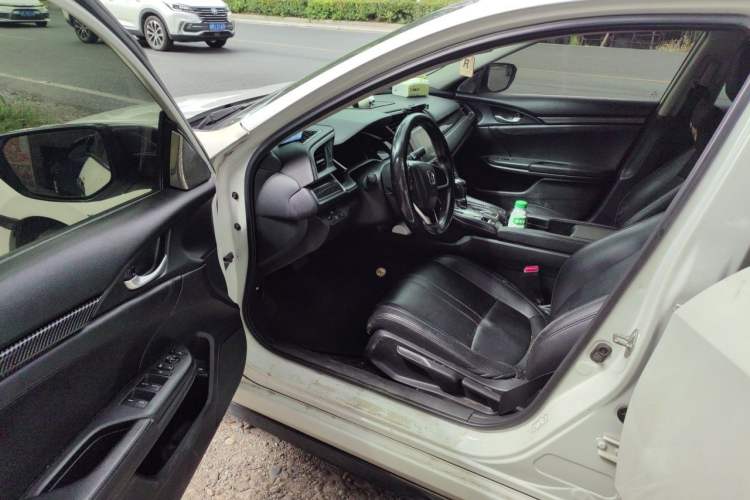 Used Honda Civic 2019 220TURBO CVT Dynamic Edition China VI Driver Seat