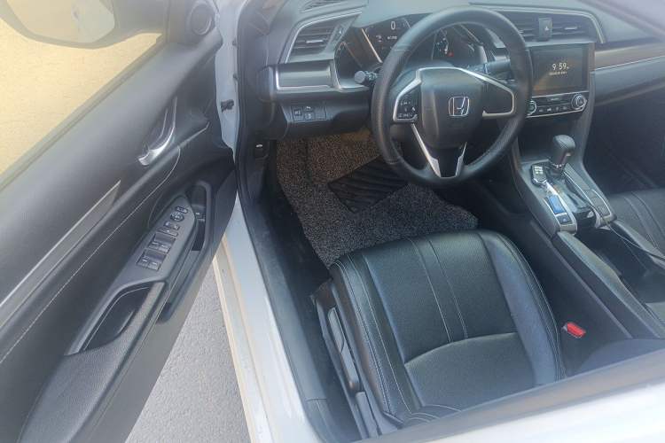 Used Honda Civic 2019 220TURBO CVT Dynamic Edition China VI Driver Seat