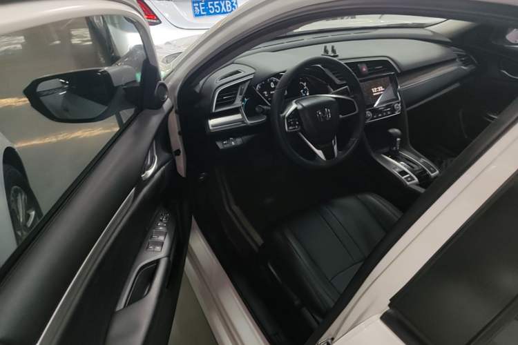 Used Honda Civic 2019 220TURBO CVT Dynamic Edition China VI Driver Seat