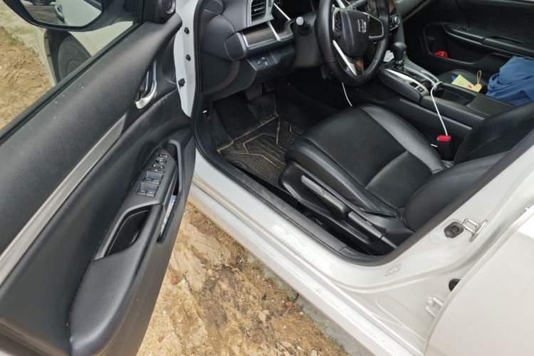 Used Honda Civic 2019 220TURBO CVT Dynamic Edition China VI Driver Seat