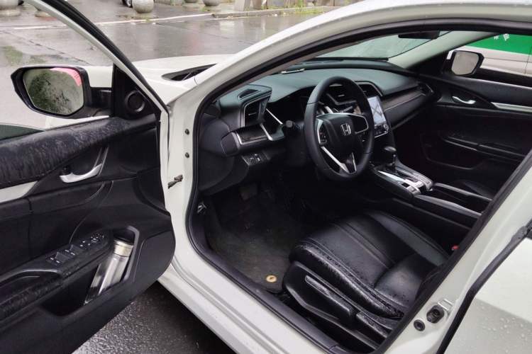 Used Honda Civic 2019 220TURBO CVT Dynamic Edition China VI Driver Seat