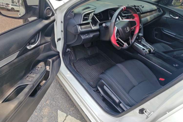 Used Honda Civic 2019 220TURBO CVT Dynamic Edition China VI Driver Seat