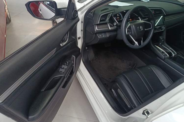 Used Honda Civic 2019 220TURBO CVT Dynamic Edition China VI Driver Seat