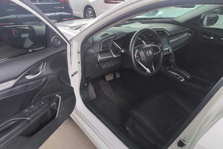 Used Honda Civic 2019 220TURBO CVT Dynamic Edition China VI Driver Seat