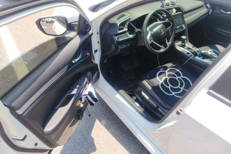 Used Honda Civic 2019 220TURBO CVT Dynamic Edition China VI Driver Seat