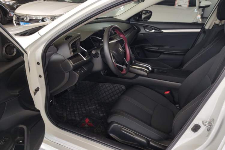Used Honda Civic 2019 220TURBO CVT Dynamic Edition China VI Driver Seat