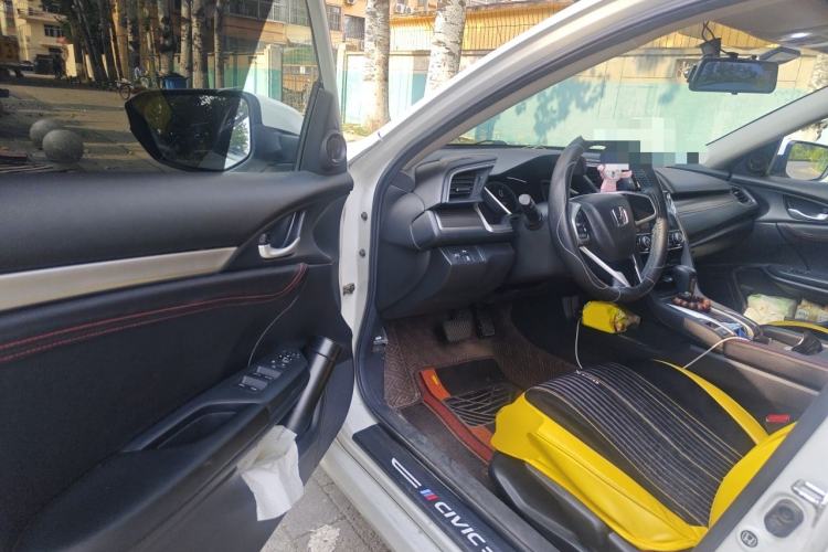 Used Honda Civic 2019 220TURBO CVT Dynamic Edition China VI Driver Seat