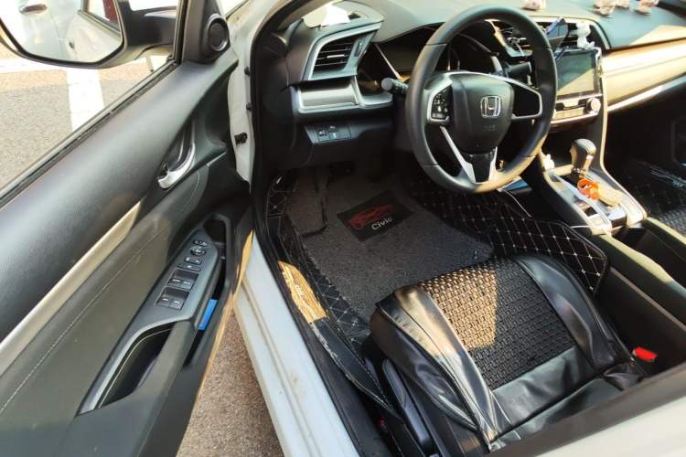 Used Honda Civic 2019 220TURBO CVT Dynamic Edition China VI Driver Seat