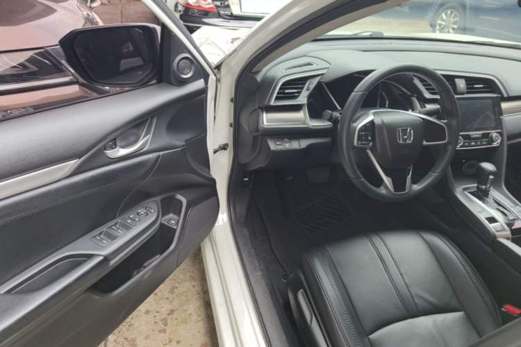 Used Honda Civic 2019 220TURBO CVT Dynamic Edition China VI Driver Seat
