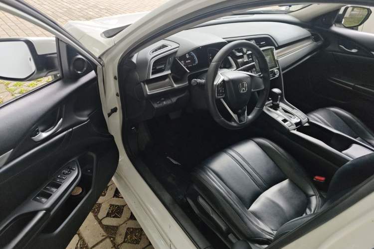 Used Honda Civic 2019 220TURBO CVT Dynamic Edition China VI Driver Seat