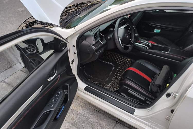 Used Honda Civic 2019 220TURBO CVT Dynamic Edition China VI Driver Seat