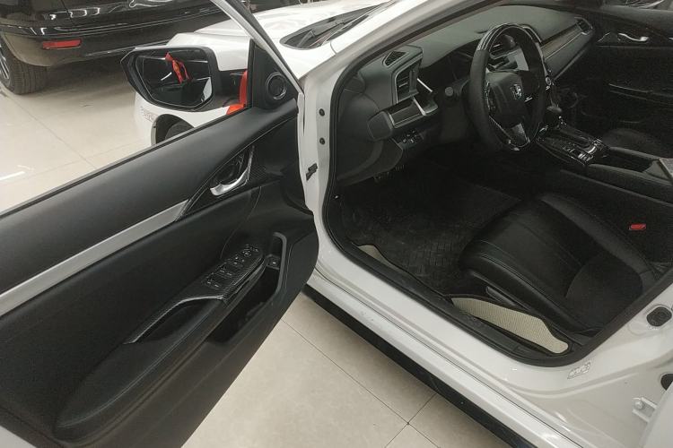 Used Honda Civic 2019 220TURBO CVT Dynamic Edition China VI Emission Standard Driver Seat