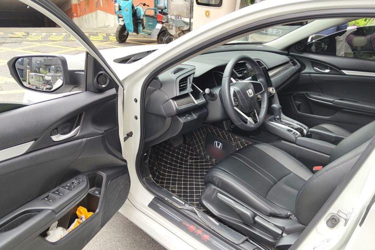 Used Honda Civic 2019 220TURBO CVT Dynamic Edition China VI Driver Seat