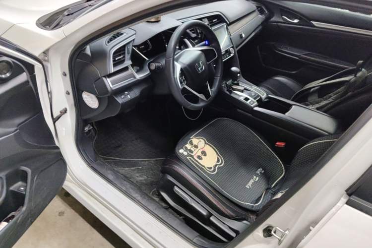 Used Honda Civic 2019 220TURBO CVT Dynamic Edition China VI Driver Seat