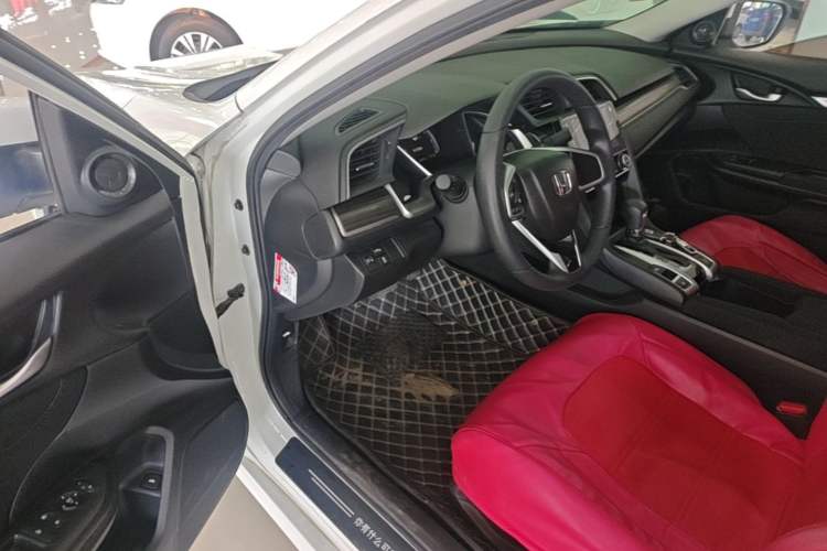 Used Honda Civic 2019 220TURBO CVT Dynamic Edition China VI Driver Seat