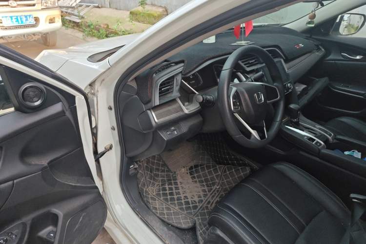 Used Honda Civic 2019 220TURBO CVT Dynamic Edition China VI Driver Seat