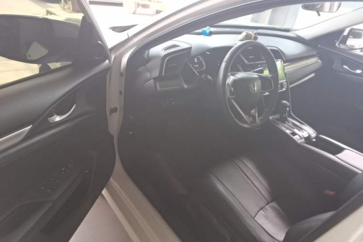 Used Honda Civic 2019 220TURBO CVT Dynamic Edition China VI Driver Seat
