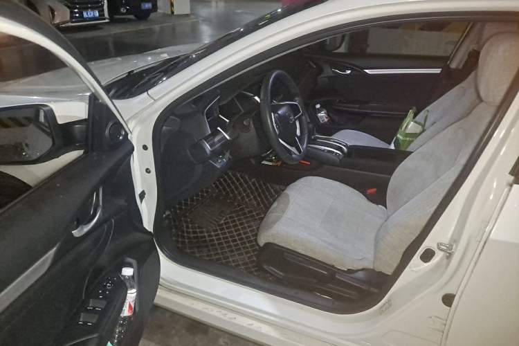 Used Honda Civic 2019 220TURBO CVT Dynamic Edition China VI Driver Seat