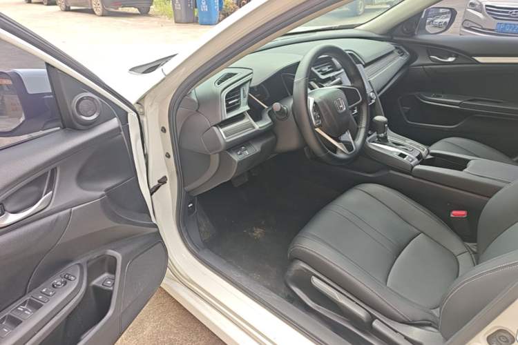 Used Honda Civic 2019 220TURBO CVT Dynamic Edition China VI Driver Seat