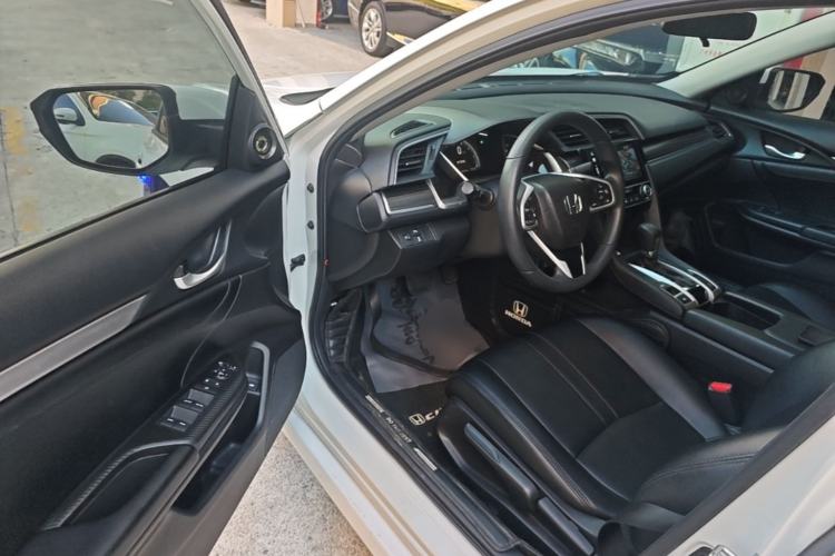 Used Honda Civic 2019 220TURBO CVT Dynamic Edition China VI Driver Seat
