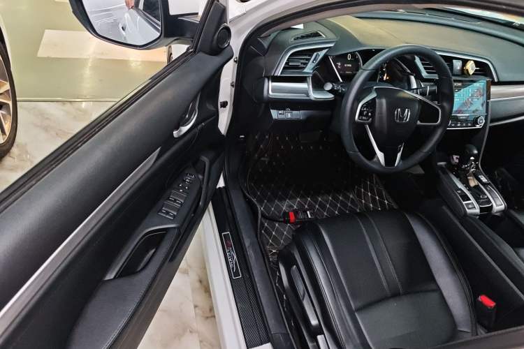 Used Honda Civic 2019 220TURBO CVT Dynamic Edition China VI Driver Seat