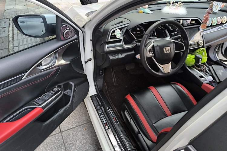 Used Honda Civic 2019 220TURBO CVT Dynamic Edition China V Driver Seat