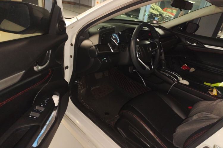 Used Honda Civic 2019 220TURBO CVT Dynamic Edition China VI Driver Seat