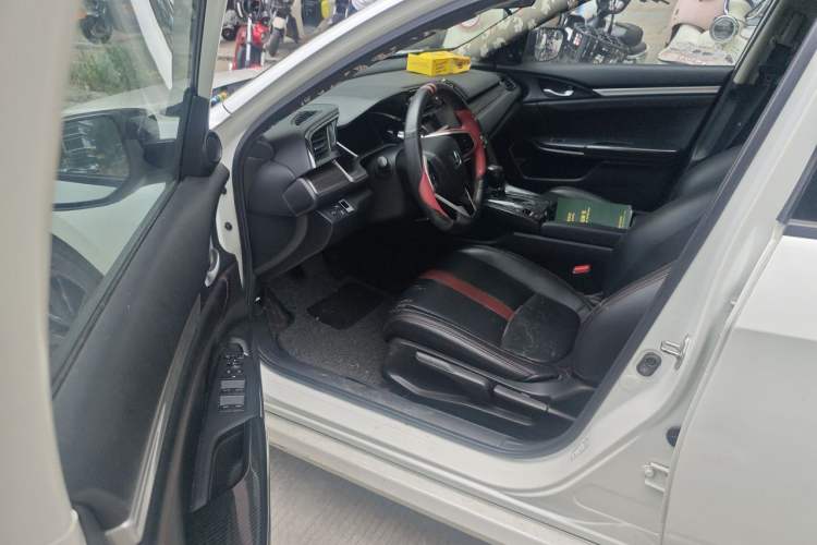 Used Honda Civic 2019 220TURBO CVT Dynamic Edition China VI Driver Seat