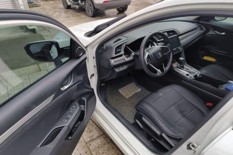 Used Honda Civic 2019 220TURBO CVT Dynamic Edition China VI Driver Seat