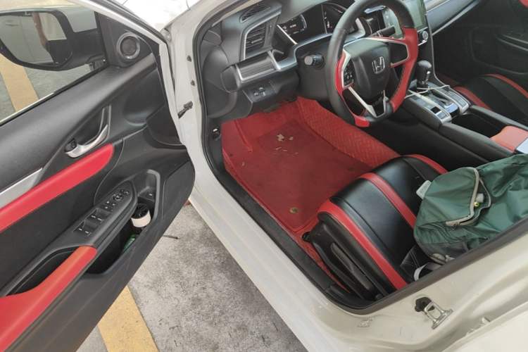 Used Honda Civic 2019 220TURBO CVT Dynamic Edition China VI Driver Seat