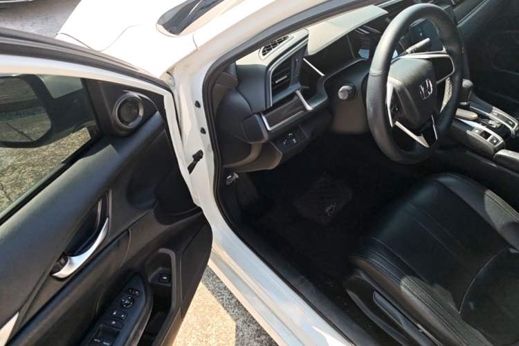 Used Honda Civic 2019 220TURBO CVT Dynamic Edition China VI Driver Seat
