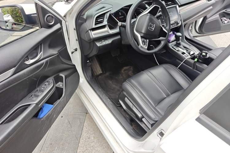 Used Honda Civic 2019 220TURBO CVT Dynamic Edition China VI Driver Seat