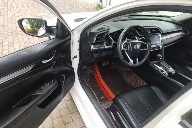 Used Honda Civic 2019 220TURBO CVT Dynamic Edition China VI Driver Seat