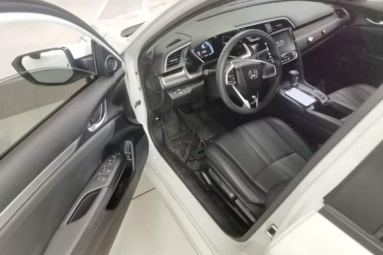 Used Honda Civic 2019 220TURBO CVT Dynamic Edition China VI Driver Seat
