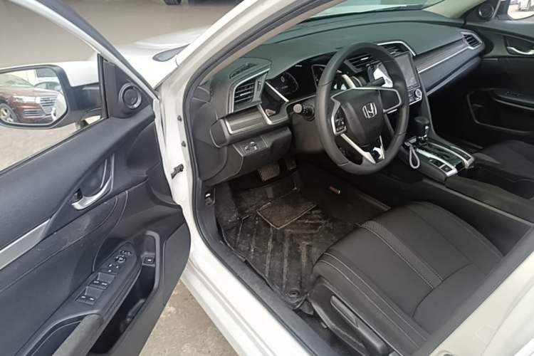 Used Honda Civic 2019 220TURBO CVT Dynamic Edition China VI Driver Seat