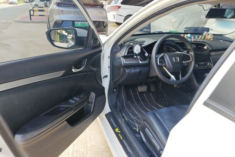 Used Honda Civic 2019 220TURBO CVT Dynamic Edition China VI Driver Seat