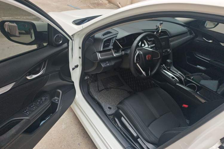 Used Honda Civic 2019 220TURBO CVT Dynamic Edition China VI Driver Seat