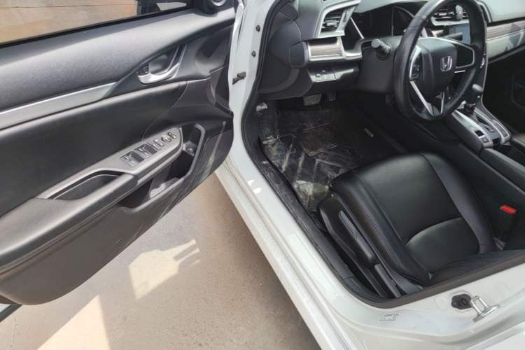 Used Honda Civic 2019 220TURBO CVT Dynamic Edition China VI Driver Seat