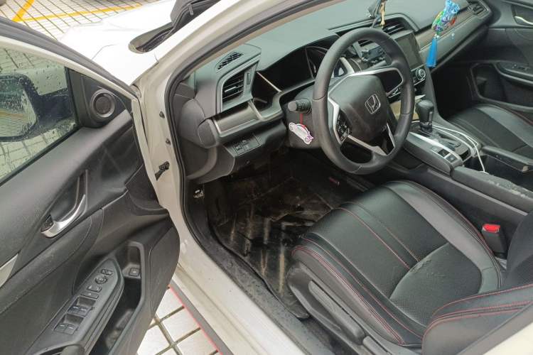 Used Honda Civic 2019 220TURBO CVT Dynamic Edition China VI Driver Seat