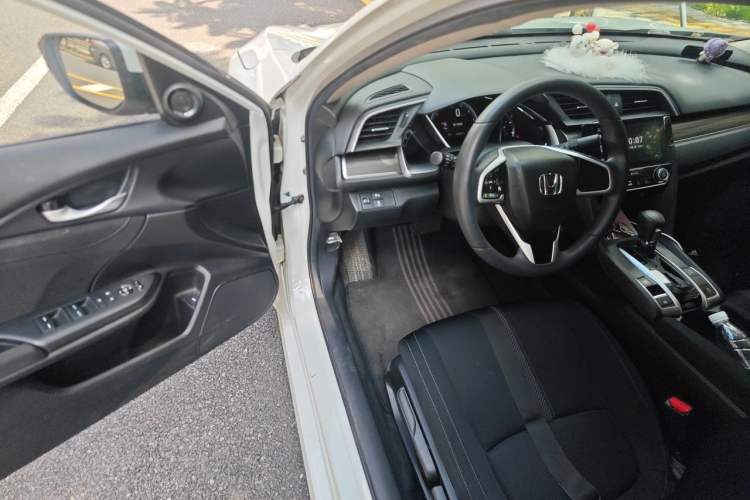 Used Honda Civic 2019 220TURBO CVT Dynamic Edition China VI Driver Seat