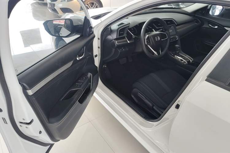 Used Honda Civic 2019 220TURBO CVT Dynamic Edition China VI Driver Seat